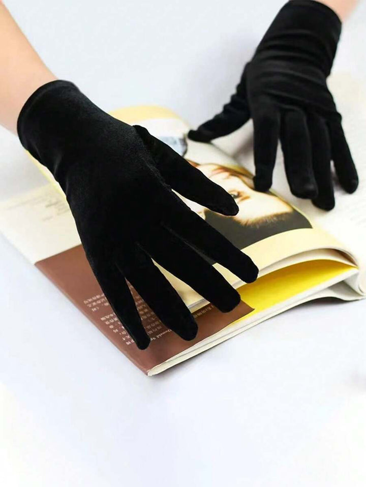 Black Pearl Velvet Gloves