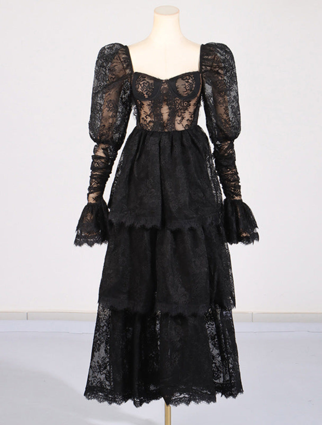 Elegant Bubble Sleeve Lace Mid-length Dress