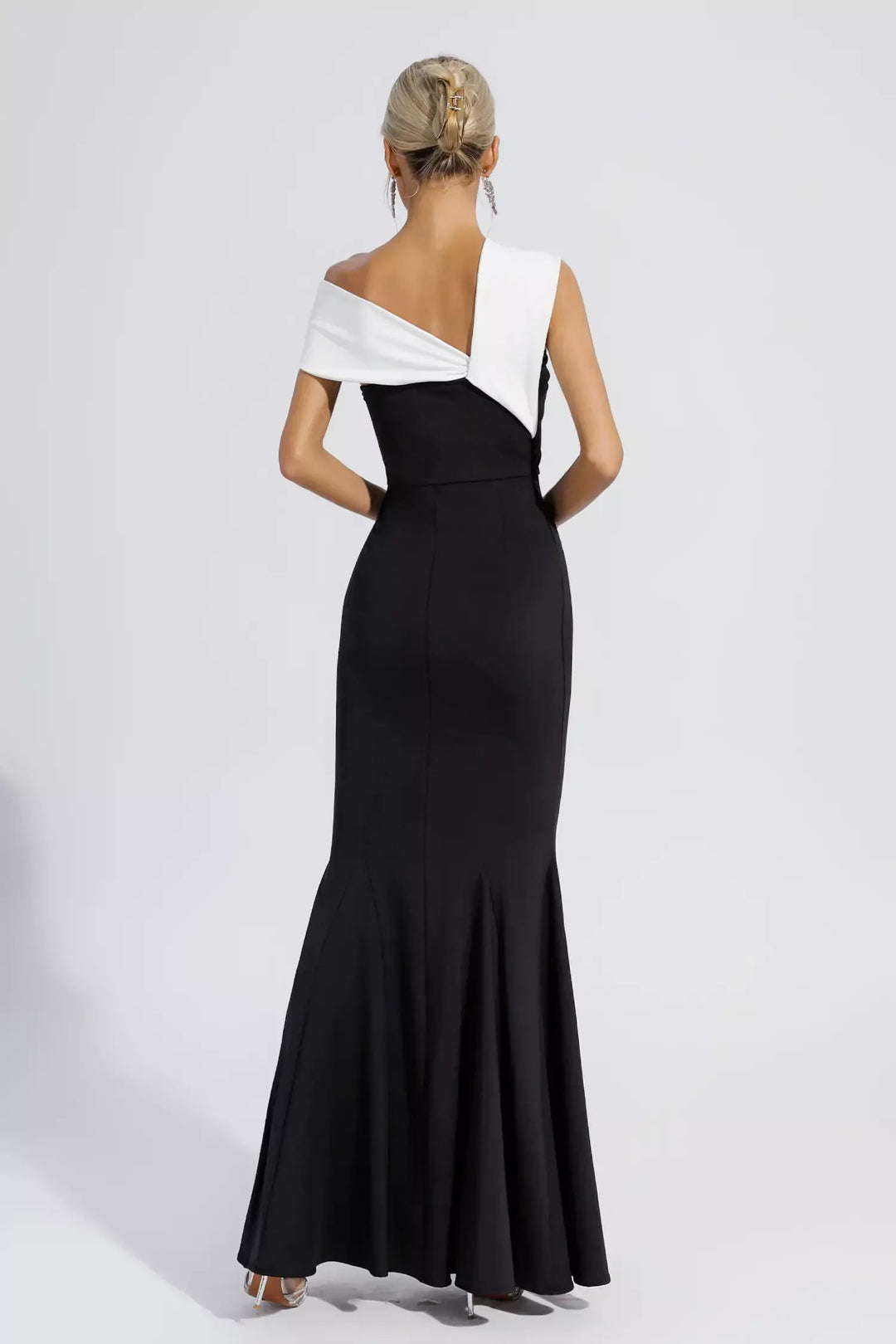 Black Off-Shoulder Mermaid Maxi Dress