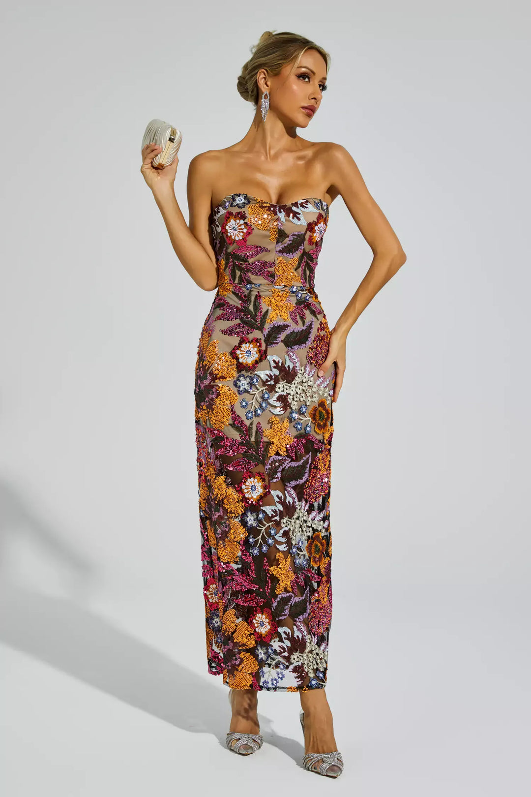 Leanna – Maxi Dress with Red Floral Embroidery