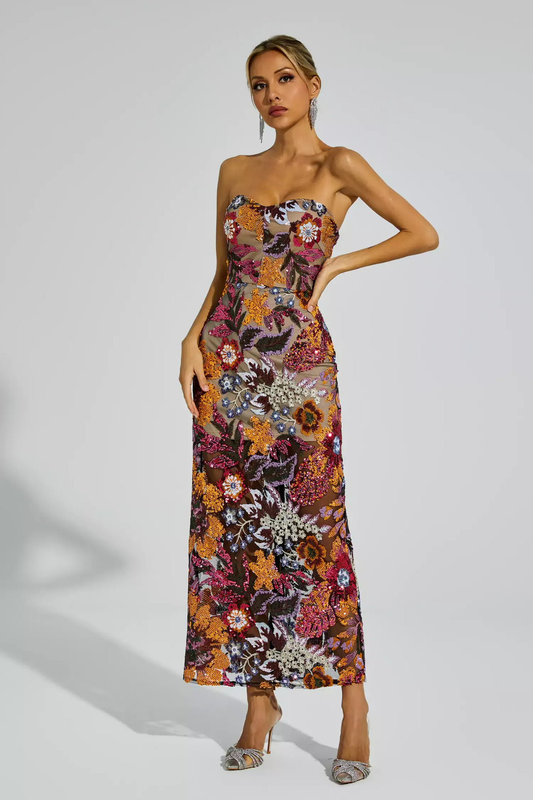 Leanna – Maxi Dress with Red Floral Embroidery